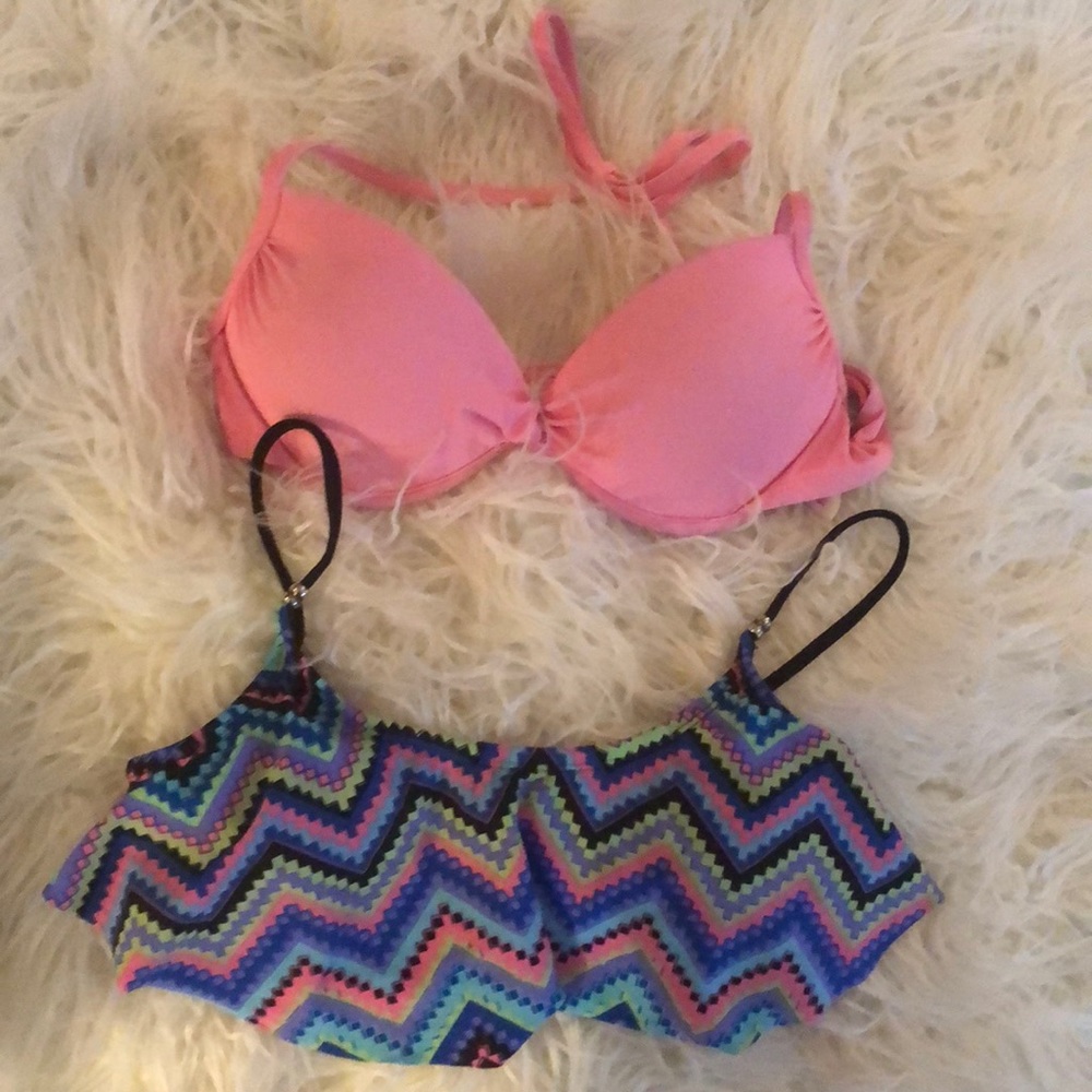 ❌SOLD❌Two bikini top bundle. Great deal!